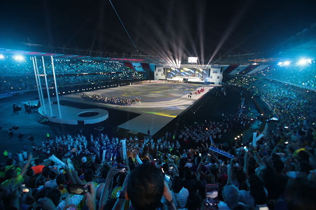 2018十大LED顯示屏案例 | 看“LCF”如何攻城略地！