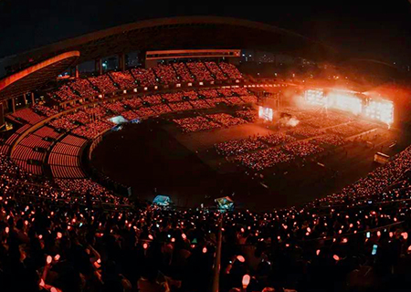 悟空體育透明屏閃耀周杰倫張韶涵演唱會和GETshow展！