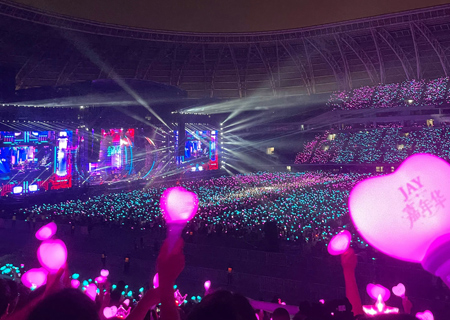 悟空體育場(chǎng)控?zé)晒獍魬?yīng)援棒“引爆”周杰倫天津演唱會(huì)（第二場(chǎng)）