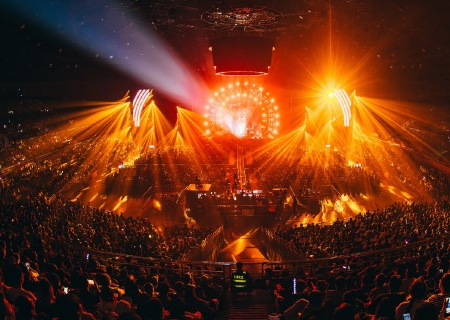 悟空體育LED顯示屏閃耀痛仰樂(lè)隊(duì)天津演唱會(huì)