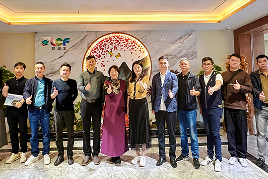 航城街道攜股份公司一行蒞臨悟空體育考察調研